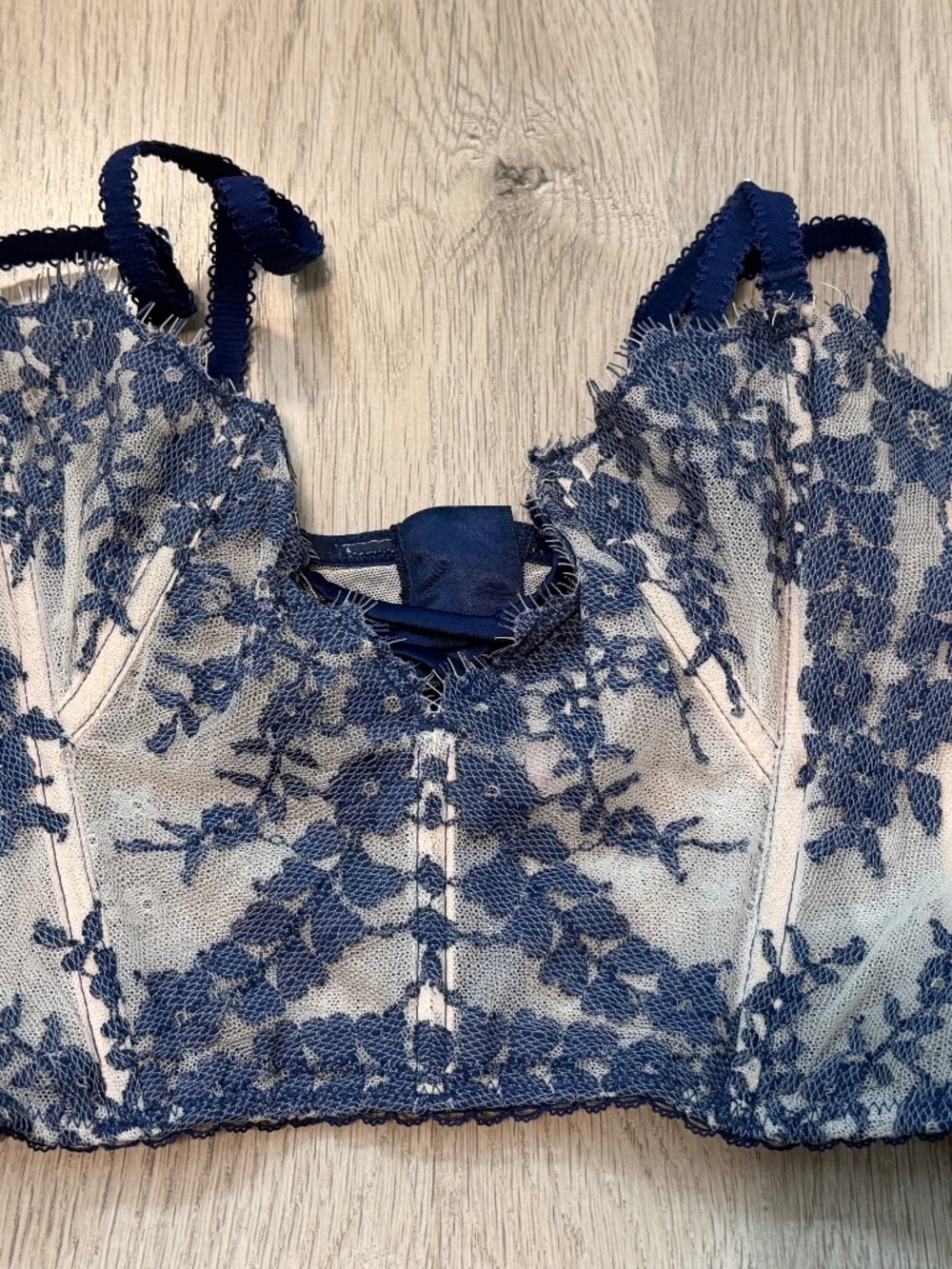Lace bralette - Picture 1 of 3